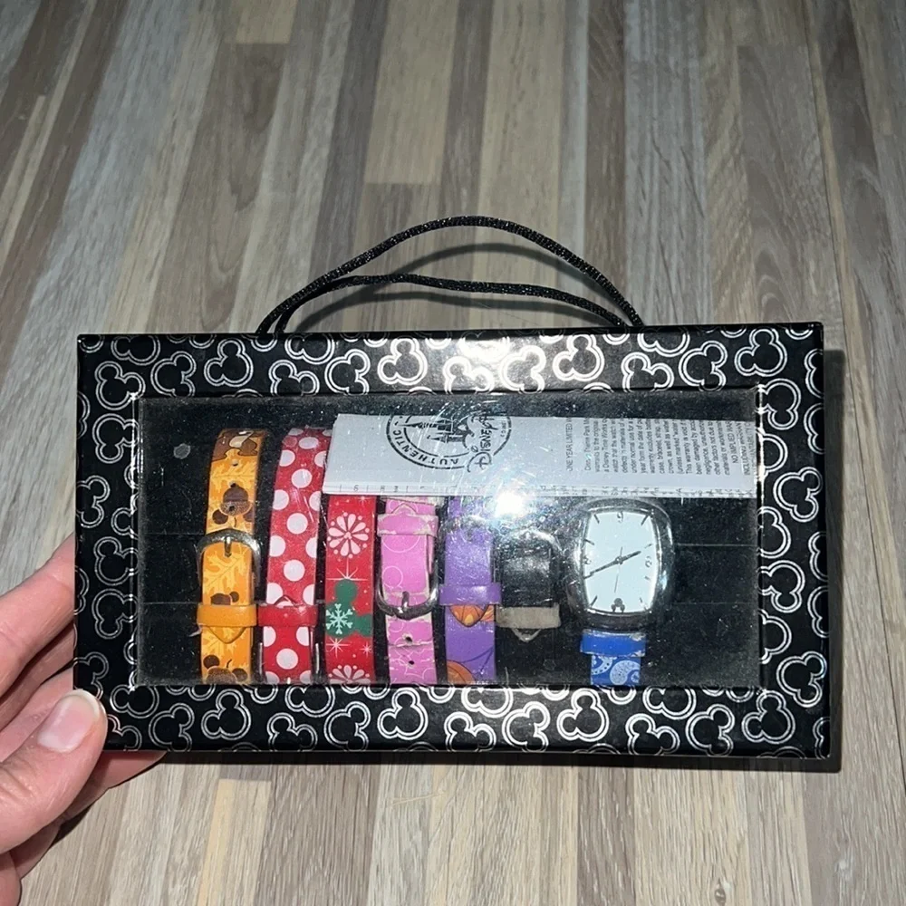 DISNEY parks Mickey Mouse themed watch with changeable bands